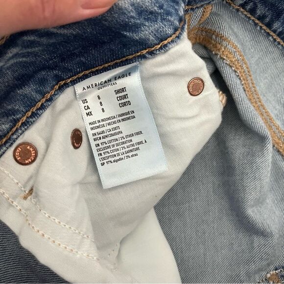 American Eagle Outfitters Distressed High Rise Skater Jeans 8 Short - Picture 9 of 9
